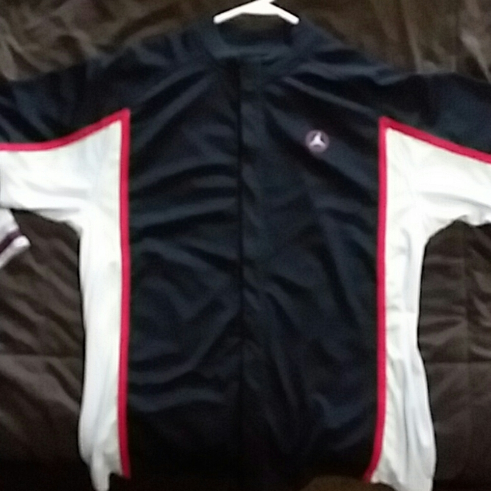 Vintage Black and Gray Jordan Shooting shirt